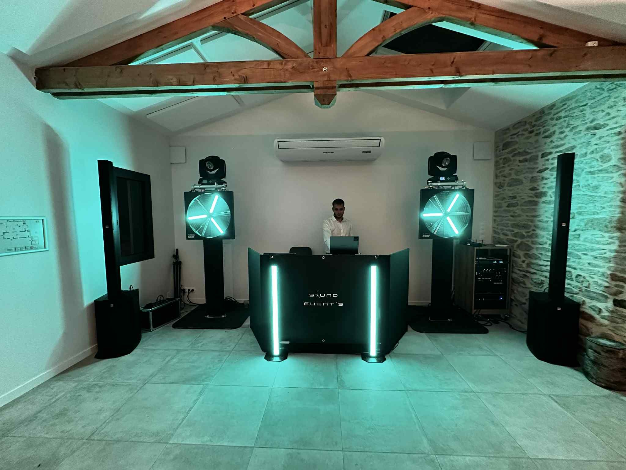 Installation de sonorisation pour événement dans une salle des fêtes à Rennes