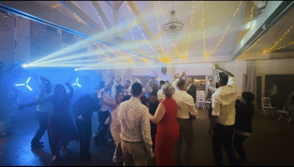 Soirée de mariage et ambiance lumineuse